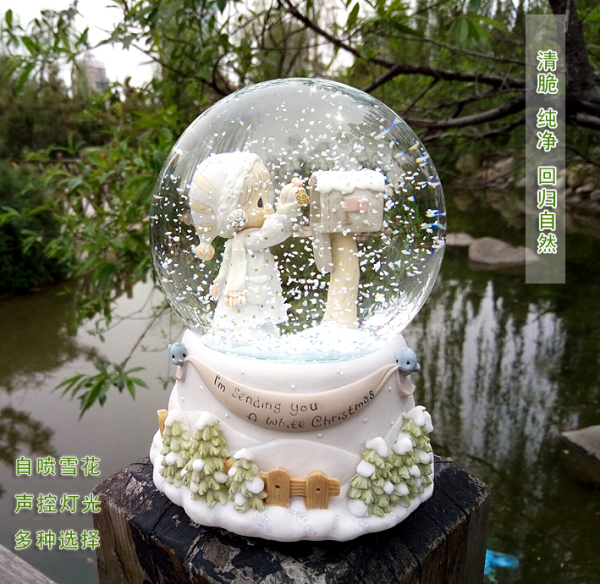 发光自喷雪花飘雪水晶球音乐盒八音盒创意情人节礼物男女朋友天空