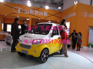 年代步车 四轮电动车 电动轿车汽车 燃油油电两用车电瓶车高清图片