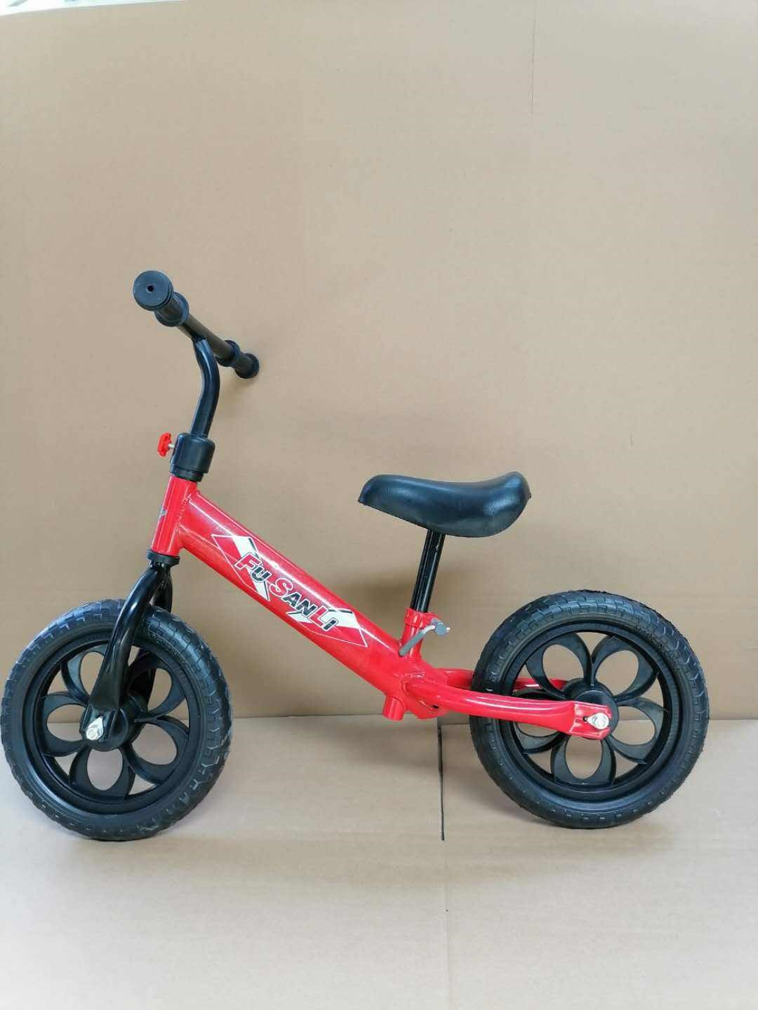 Xe tay ga cỡ lớn dành cho trẻ em là loại xe thăng bằng lưỡng dụng không cần bàn đạp, thiết kế đơn giản. Xe nôi nhẹ và dày để tự giữ - Smart Scooter