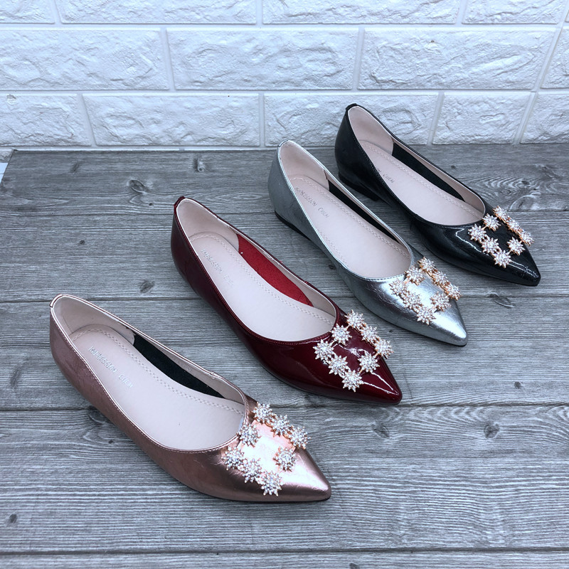 famous footwear women's athletic shoes