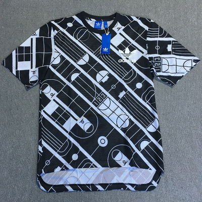 adidas 阿迪达斯 三叶草 男子几何图形印花 短袖T恤 AJ783