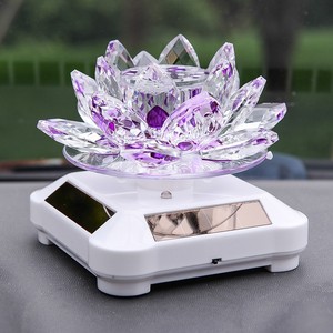 车载香水车内上车用莲花太阳能水晶摆件汽车饰品香气持久装饰用品