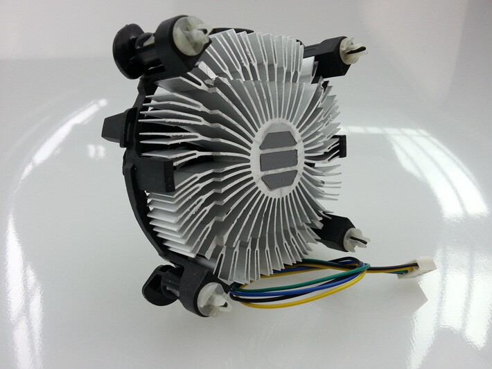 cpu 风扇 散热 卡簧 拆_给cpu加液态金属散热_cpu散热器加风扇