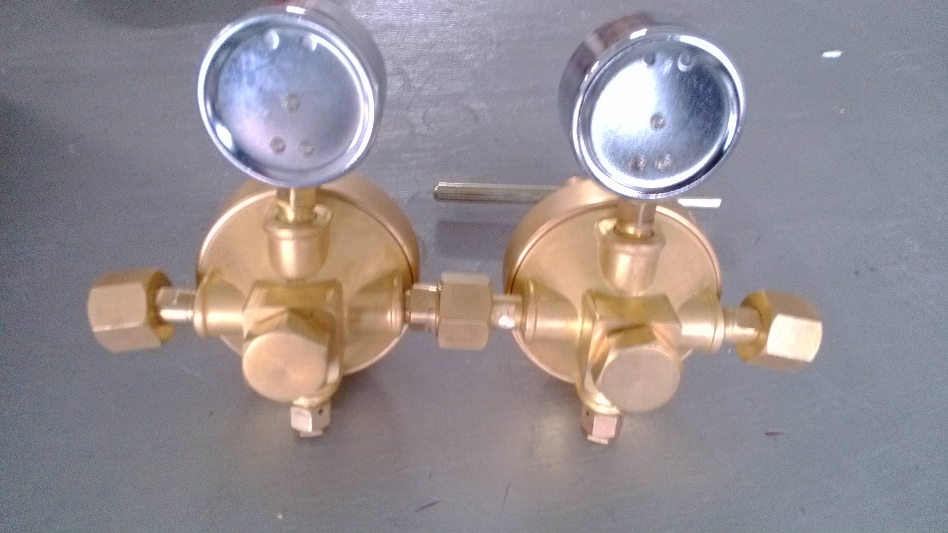 双级乙炔减压器YQE-11双级减压器乙炔双级减压表管道乙炔减压器 YQE-11,双级乙炔减压器,管道乙炔减压器,大流量乙炔减压器,乙炔管路减压阀