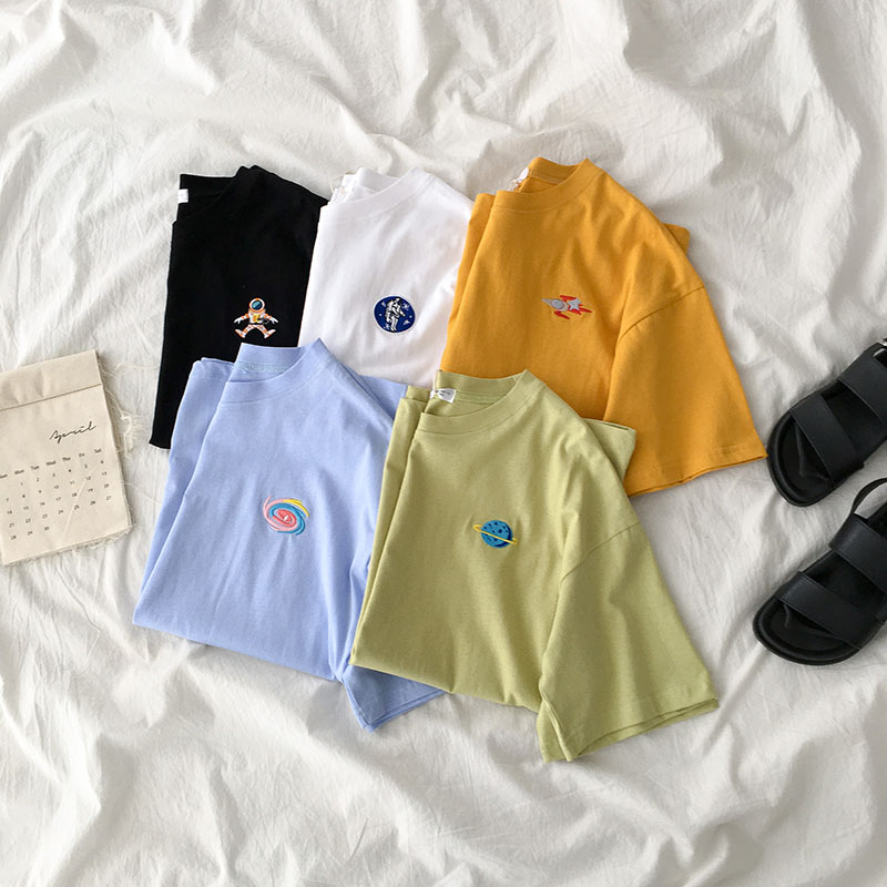 copines broderie manches courtes de compassion de la marée de l'été 2019 nouveaux vêtements de femme han édition filet rouge ins lâche moitié manches t-shirt tops copines broderie manches courtes de compassion de la marée de l'été 2019 nouveaux vêtements de femme han édition filet rouge ins lâche moitié manches t-shirt tops
