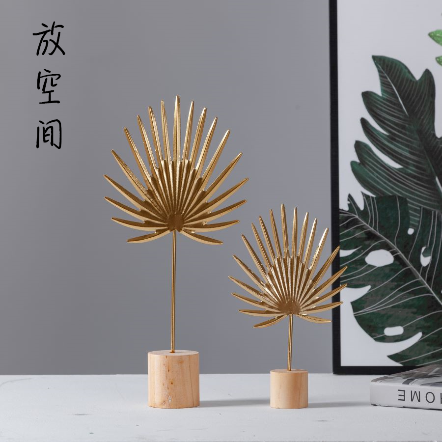 Space Nordic Instagram Style Japanese Banana Leaf Candlestick Iron Art Creative Dining Table Living Room Bedroom Decoration Photography Props