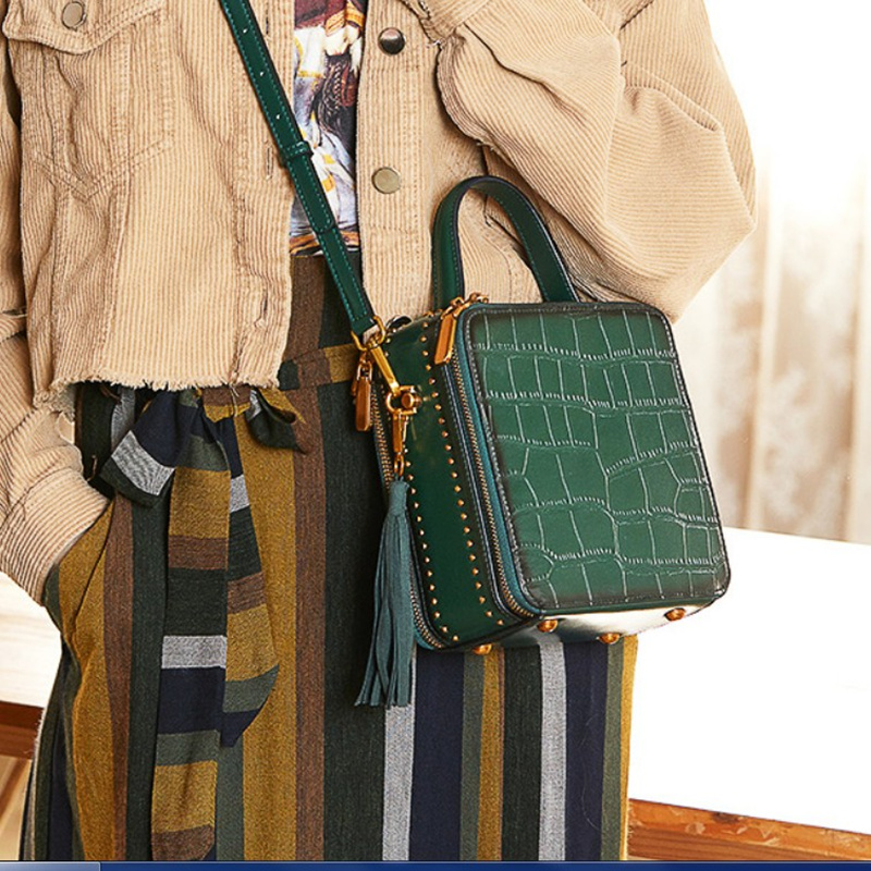 sac féminin 2019 nouvelle marée été simple en cuir femme sac européenne et américaine de la mode sac fourre-tout de joker de loisirs de la petite place package sac féminin 2019 nouvelle marée été simple en cuir femme sac européenne et américaine de la mode sac fourre-tout de joker de loisirs de la petite place package