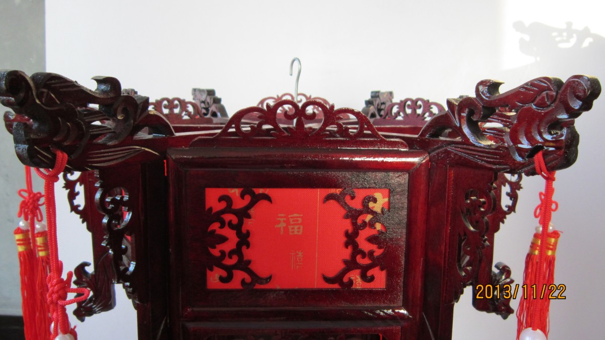 Wooden GD Red Lantern Red Imitation Sheepskin Wood Carving GD Hexagonal Garden Lamp Chinese Lantern Wedding Lantern