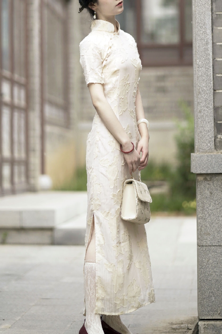 《 Do you know? Two-color embroidered classical long cheongsam retro improved mid-length skirt