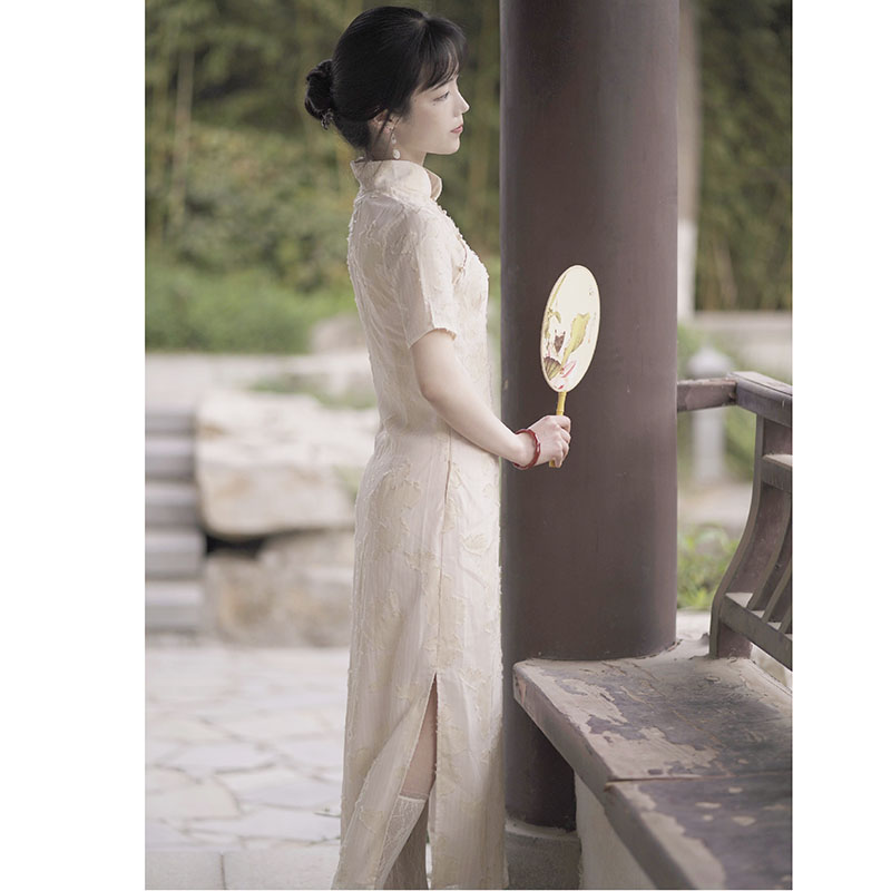 《 Do you know? Two-color embroidered classical long cheongsam retro improved mid-length skirt