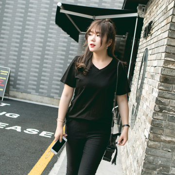 大码女装短袖t恤2018夏装新款韩国百搭V领半袖胖mm宽松显瘦上衣 大码女装短袖t恤2018夏装新款韩国百搭V领半袖胖mm宽松显瘦上衣