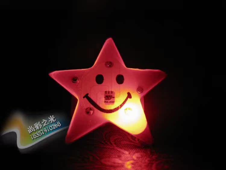 五角星发光胸针 晚会酒吧ktv装饰 led星星闪光胸牌胸章 夜市玩具
