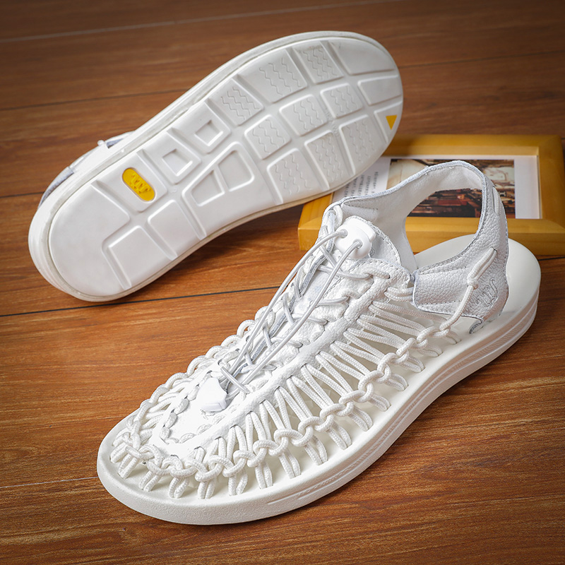 sandales hommes de l'été 2019 nouveau baotou fond mou chaussures de plage femme marée trou trou tressé couple occasionnel de sports de chaussons sandales hommes de l'été 2019 nouveau baotou fond mou chaussures de plage femme marée trou trou tressé couple occasionnel de sports de chaussons