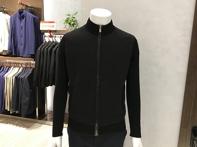 断码清仓 男士秋冬款 黑色拼接 针织毛衫毛衣上衣3180元