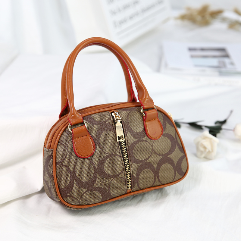 old middle-aged mom grocery shopping phone change clutch shoulin handbags elderly mini portable small bag