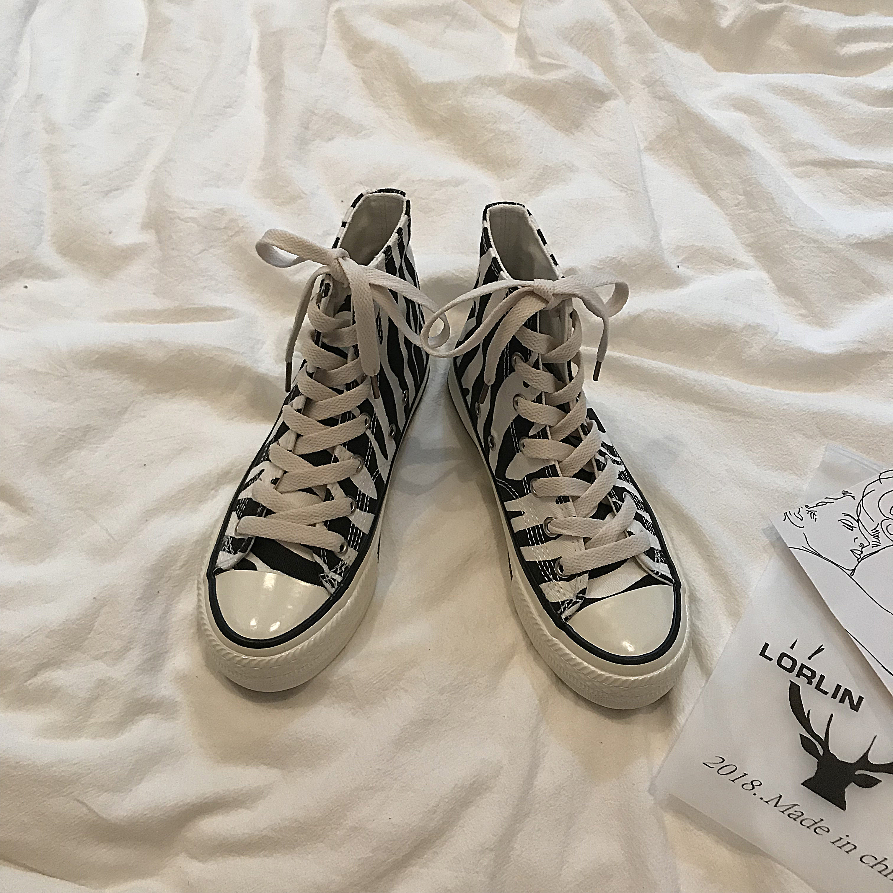 jaune lorraine le petit blanc chaussures étudiantes 2019 classique du printemps zèbre sauvage de la fondation coréenne ulzzang haut dessus chaussures de toile jaune lorraine le petit blanc chaussures étudiantes 2019 classique du printemps zèbre sauvage de la fondation coréenne ulzzang haut dessus chaussures de toile