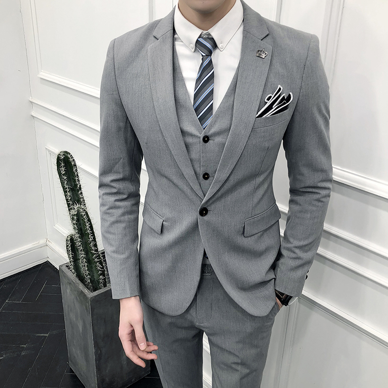 2018 automne costumes hommes la version coréenne de slim une boucle d'affaires décontractée robe de carrière costume trois pièces ensemble 2018 automne costumes hommes la version coréenne de slim une boucle d'affaires décontractée robe de carrière costume trois pièces ensemble