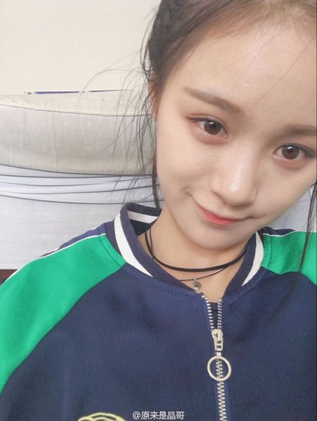 2016快手网红原来是晶哥同款 韩版立领长袖拼色刺绣棒球服短外套