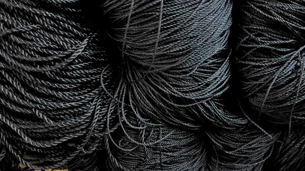 服装黑色吊牌绳黑色吊卡绳涤纶吊牌线黑色尼龙线黑色三股绳600米