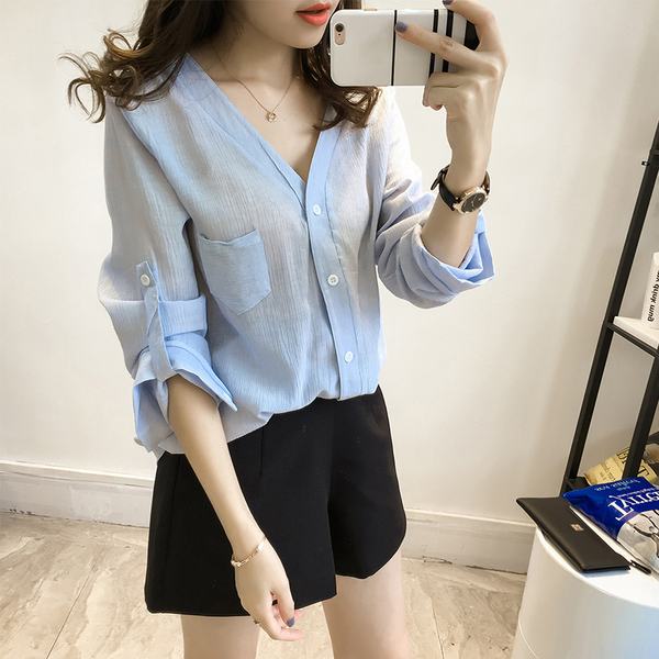 2017春秋新款大码衬衫女长袖宽松百搭纯色V领上衣休闲打底衬衣潮