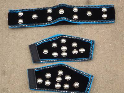 泡钉护腕,武术护腕,金丝绒面料,表演护腕,表演护腰,黑色