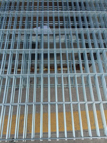 φ4mm 2cm*10cm长孔电焊网片镀锌网片养殖网铁丝网 狗笼底专用