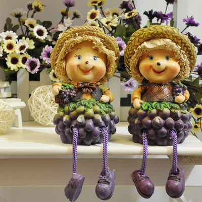 树脂工艺品摆件 家居装饰品情侣树脂娃娃葡萄吊脚娃娃 礼物包邮