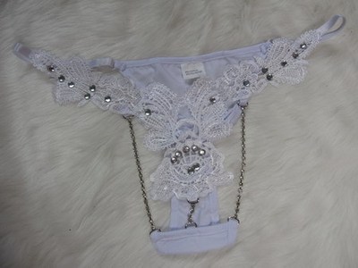 最浪漫的事女弹性内裤 实物拍摄白色水钻花纹金属丁字裤7561