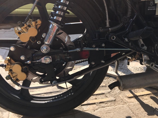 摩托车改装后碟刹套件摩托改装手后刹套件特技车后碟刹双控后碟刹