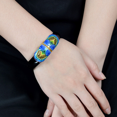 非常泰景泰蓝s925银镀金黑玛瑙手镯女款 孔雀花纹手镯