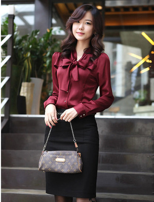 衣服 时尚女装 逸阳女衬衫 店铺动态评分描述相符:476服务态度:483