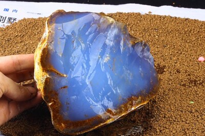 超顶级蓝玉髓原石,进口极品冰彩玉髓,适合做戒面,收藏级摆件