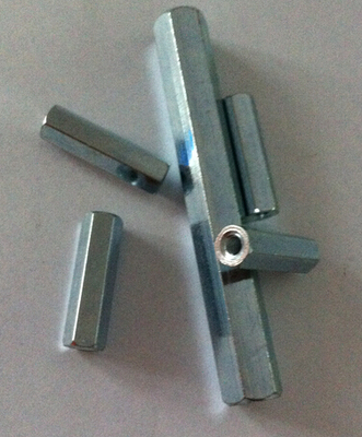 碳钢镀锌内螺纹六角支撑柱内牙隔离柱铁柱m4*12/16/62/70 m3*20