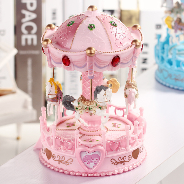 粉色带灯旋转木马音乐盒圣诞节七夕情人节儿童八音盒创意生日礼物