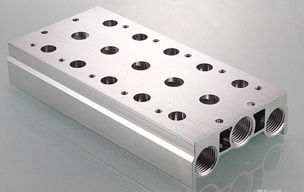 电磁阀底座200m阀座阀块 4v210电磁阀专用汇流排/板 2分 配螺丝