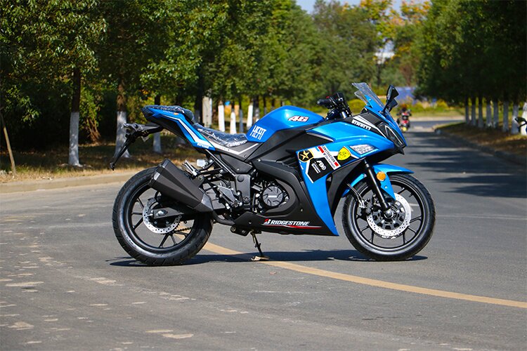 全新v6摩托车跑车国四电喷400c双缸地平线重机车摩托车整车可上牌