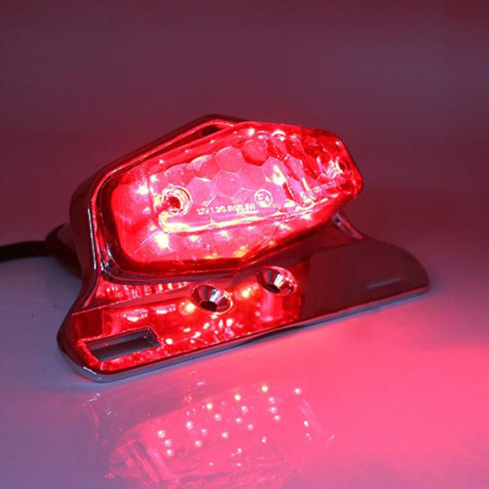 Xe máy địa hình sửa đổi đầu máy xe lửa cổ điển LED đèn phanh đuôi màu bạc đỏ đèn phanh 12v đèn chạy ban đêm ánh sáng phổ quát - Đèn xe máy