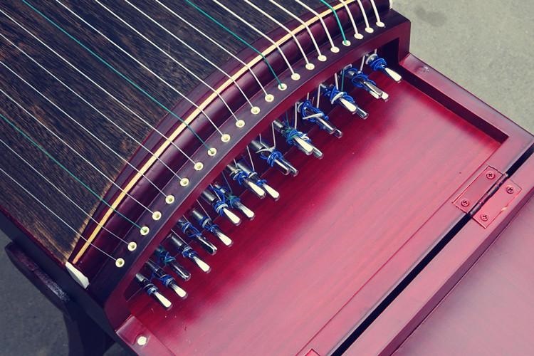 Nghề thủ công lưới tản nhiệt cửa sổ Dương Châu Guzheng đích thực cho người lớn và trẻ em mới bắt đầu chơi nhạc cụ đầu vào thử nghiệm chuyên nghiệp để gửi thực tế - Nhạc cụ dân tộc