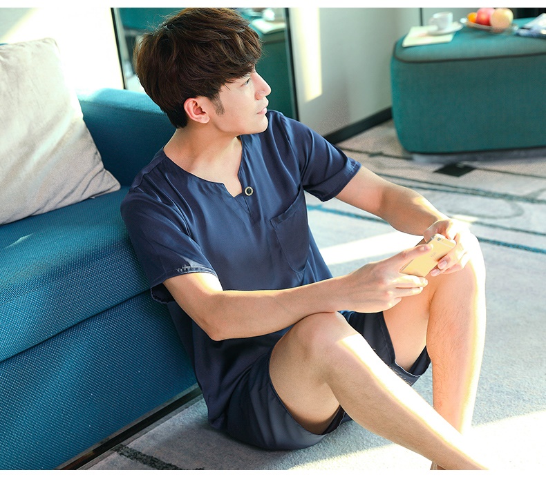 Bộ đồ ngủ của nam giới mùa hè lụa ngắn tay quần short lụa mỏng phù hợp với nam giới mùa hè Hàn Quốc hàng rào lụa phục vụ tại nhà - Nam giới