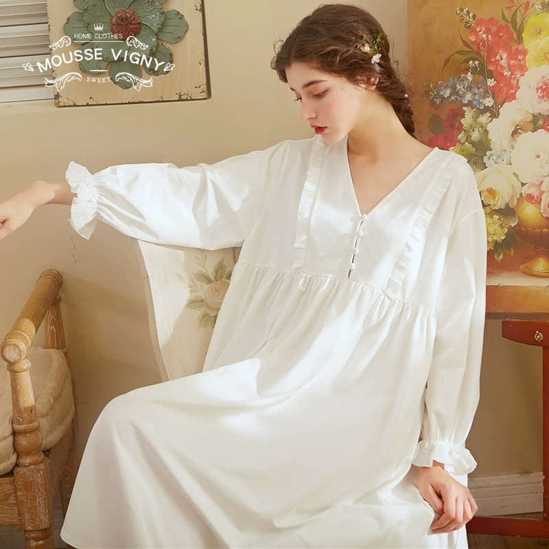 Kiểu dáng mùa xuân gợi cảm cài cúc nửa cổ chữ V ren cotton Hàn Quốc để tăng thêm bộ váy ngủ trắng cho nữ - Đêm đầm