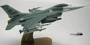 Hoa Kỳ mua đồ trang trí mô hình máy bay f-16 chiến tranh của Không quân Hoa Kỳ - Mô hình máy bay / Xe & mô hình tàu / Người lính mô hình / Drone xe tăng đồ chơi điều khiển