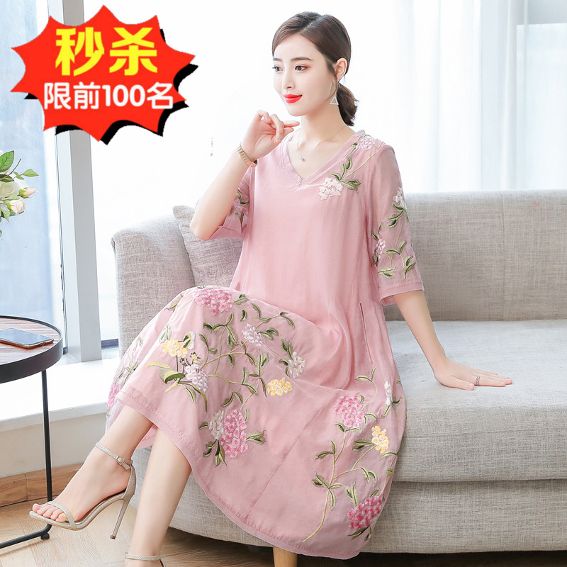 Ethnic autumn silk dress for mother, ethnic style, 2022 collection, with embroidery