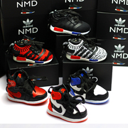 Thương hiệu đường phố mới AJ1 màu đen và đỏ sét NMD sneakers sạc mặt dây chuyền kho báu MAG Jordan điện thoại di động phổ điện