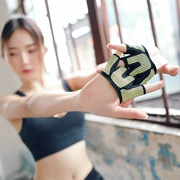 Găng tay yoga trên không bốn ngón chống trượt của phụ nữ Bảo vệ nửa ngón tay găng tay thể thao Găng tay bảo vệ