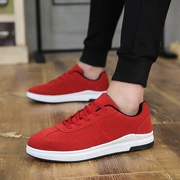 Giày sinh viên nam giá rẻ xu hướng thấp giúp giày dép Những người trẻ khoảng 20 tuổi mang giày đỏ hoang dã