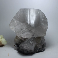 Квадратный квадратный декомпозитный квадратный минеральный кристалл Странный камень.