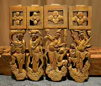 Старый антикварный объект собирает группу деревянных карвингов Донгьян, такой как узел леса династии Цин