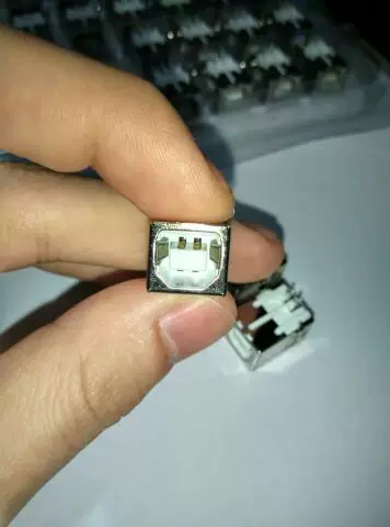 Интерфейс USB доступен для подлинной новой продукции в рознице. Приглашаем к покупке. Спасибо за поддержку