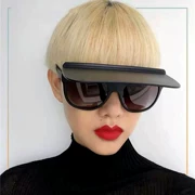 Châu Âu và Hoa Kỳ mũ thời trang cổ điển mũ kính râm lật sử dụng kép Chen Weiting cùng một năm 2021 kính râm thủy triều sao mới