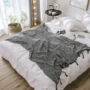 mô hình Bắc Âu trang trí phòng bông đan chăn hình học màu đen và trắng hai mặt thảm thường tua bìa sofa chăn - Ném / Chăn chăn nỉ văn phòng